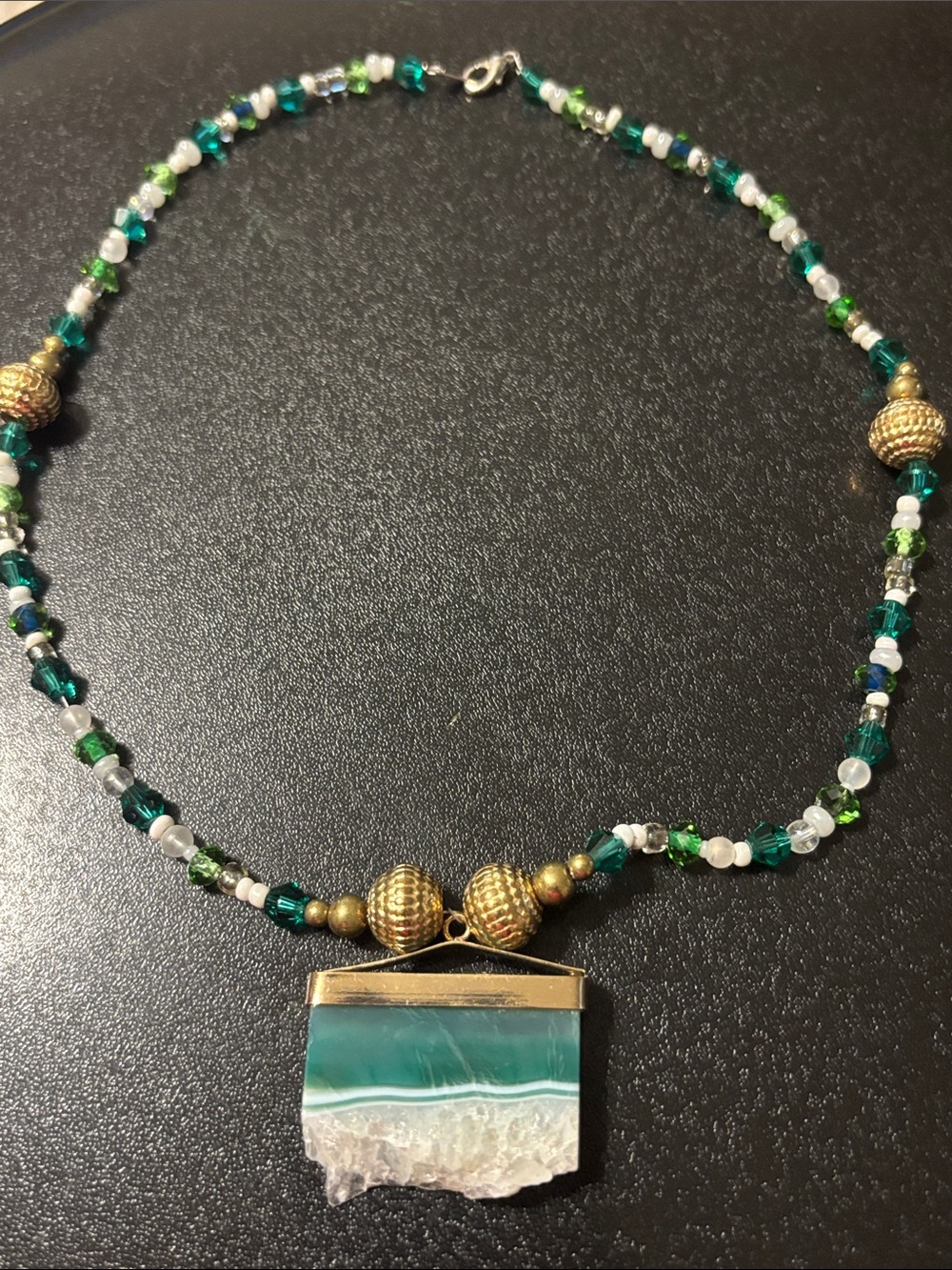 Handmade Green Agate Slice Pendant Necklace with Gold Tone‎ Accents